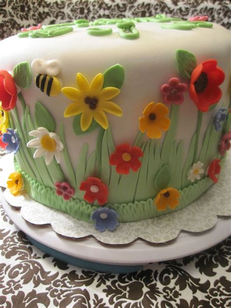 floral garden cake designs for women.